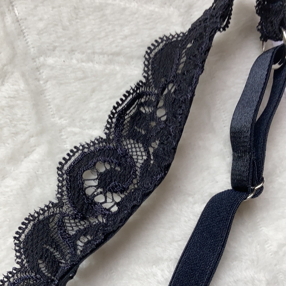 HANRO Luxury Moments All Lace Soft Cup Bra - Picture 10 of 16